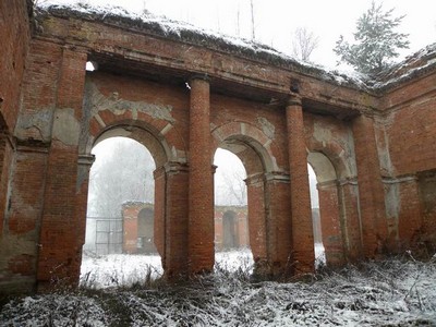 Казарменный городок в селе Медведь