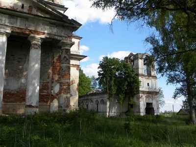 Церковь Петра и Павла в селе Переслегино